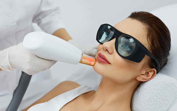 cosmetische laserprocedures schoonheidsspecialiste gebruikt huid
