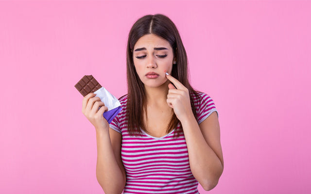 Kan chocolade eigenlijk acne puistjes veroorzaken?