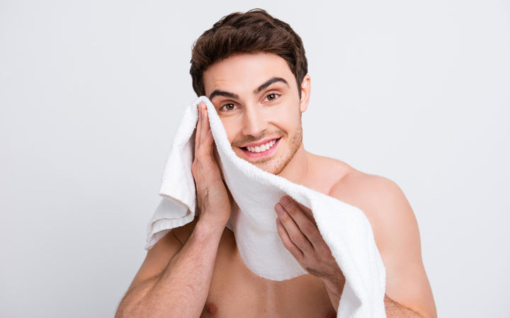 15 stappen voor mannen om een heldere huid te krijgen!