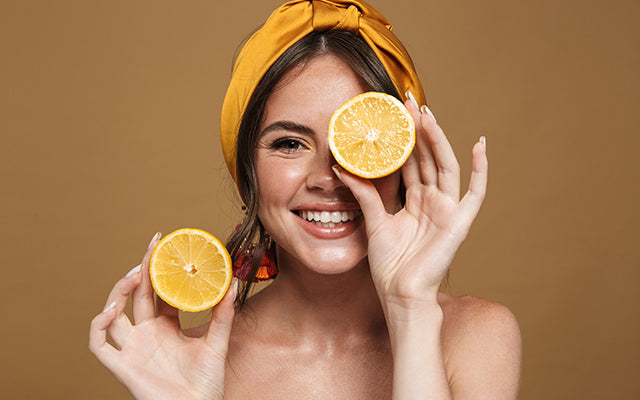 Voordelen van het gebruik van citroen op je gezicht &manieren om het te gebruiken