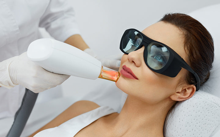 cosmetische laserprocedures schoonheidsspecialiste gebruikt huid