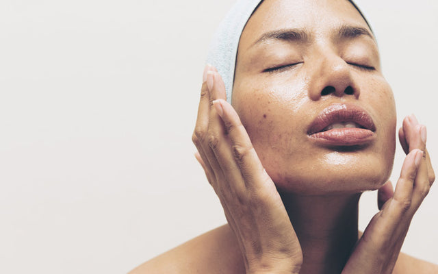 Dagelijkse huidverzorgingsroutine voor de vette huid